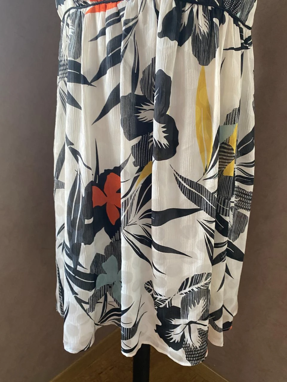 Promod jurk maat 38 wit met tropische print zwart geel – vloeiend, gevoerd – photo 3